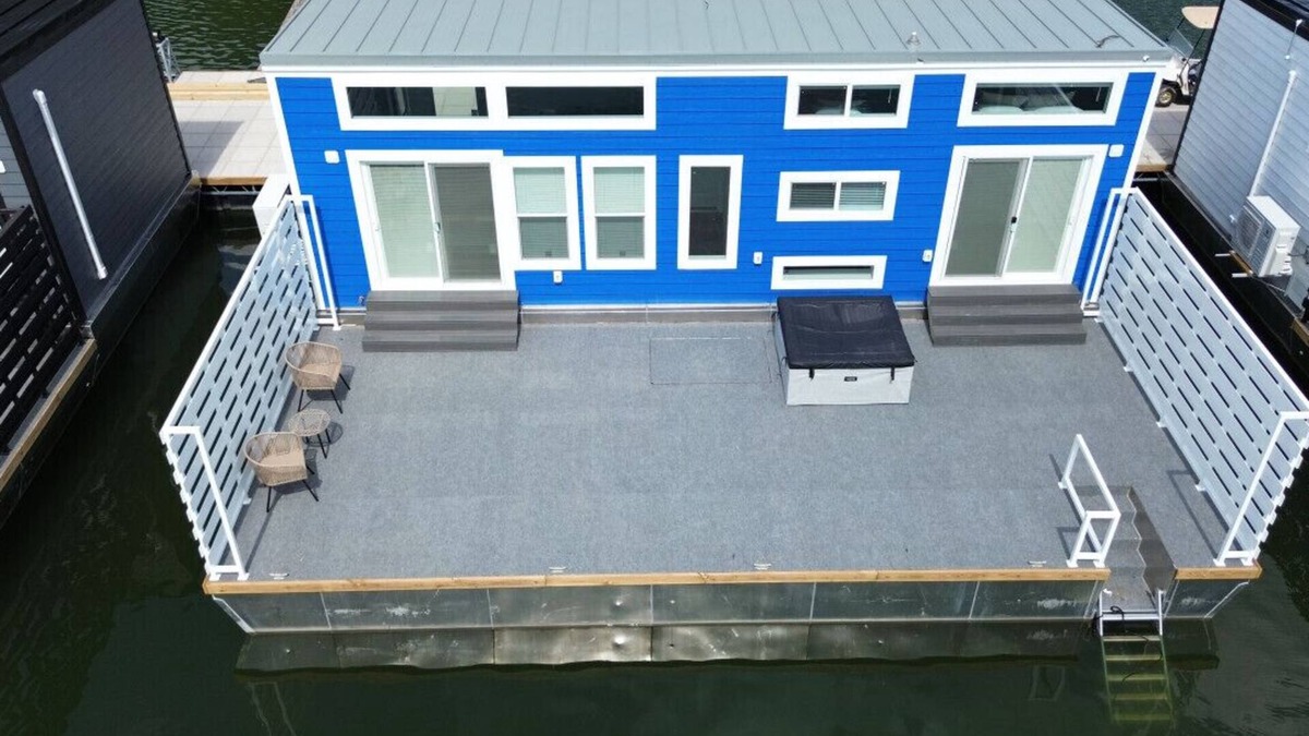 Russell Springs Boat Rental | Floathouzz-Blue Tiny XL