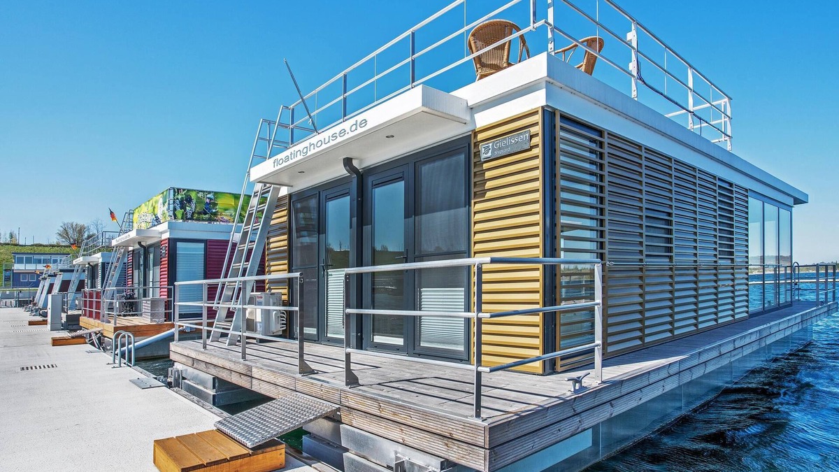 Braunsbedra House | Floating 44 am Geiseltalsee - Festliegende Hausboot in Braunsbedra