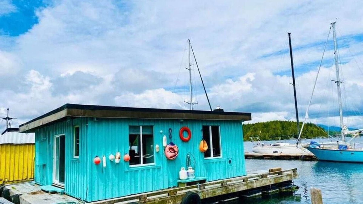 Tofino Cabin | Floating Cabin