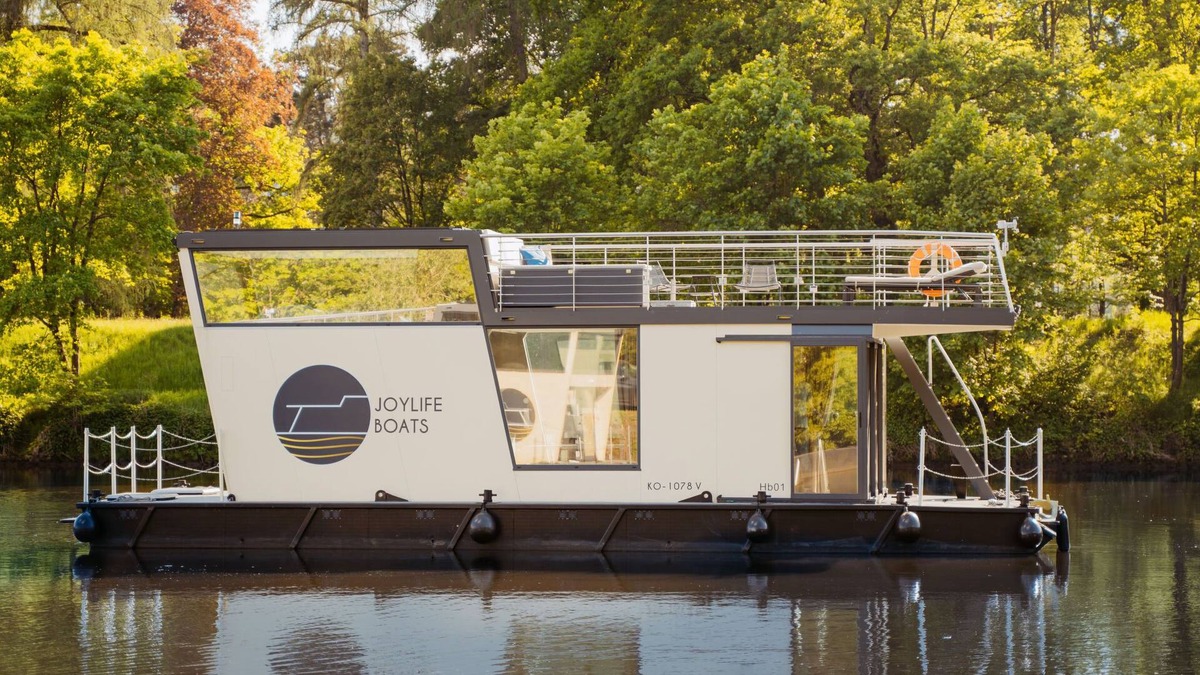 Mettlach House | Floating Home-Hausboot Saarschleife by Interhome