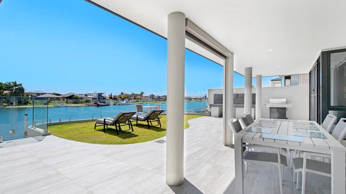 Port Macquarie House | Floating on the Canals - 80 Commodore Cres