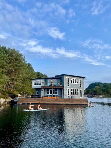 Nautnes Boat Rental | Floating Villa Bergen