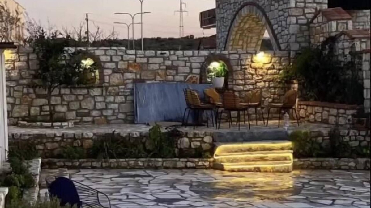 Mbrostar-Urë Hotel | Flogeri world
