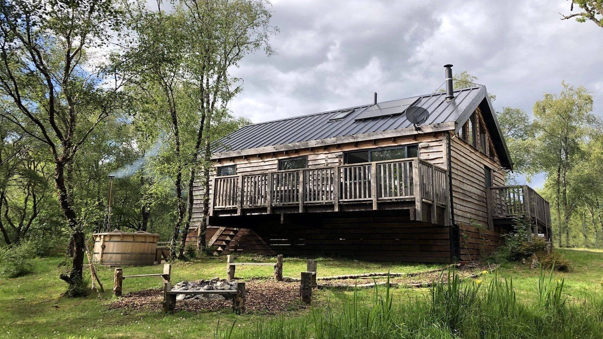Dallavich Cabin | Flora is a Well equipped, Scandinavian style log cabin with wood fired hot tub