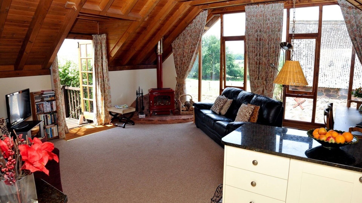Crowcombe House | Flora's Barn (Sleeps 4. 2 Bedrooms)