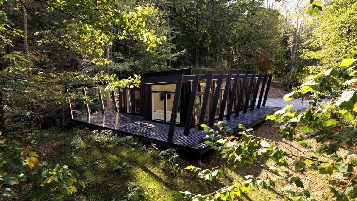 Loudonville Cabin | Flora Springs, Modern 2-bedroom cottage nestled in away with cliff and creek side views