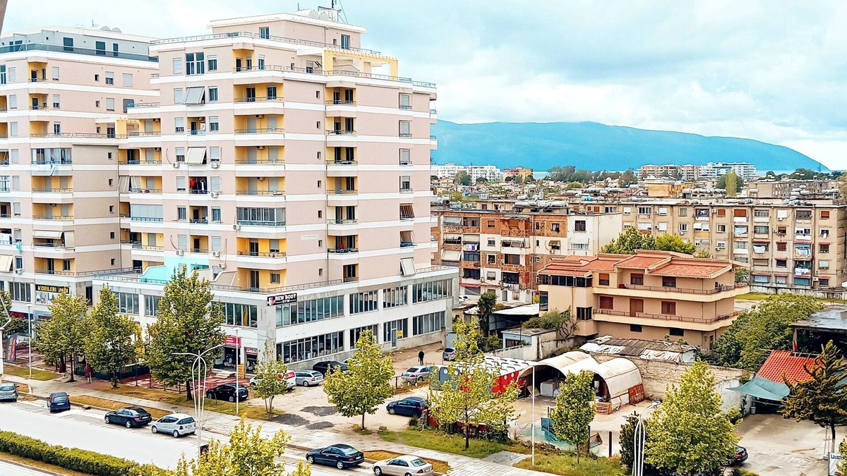 Vlore Apartment | Floral Sweet Home