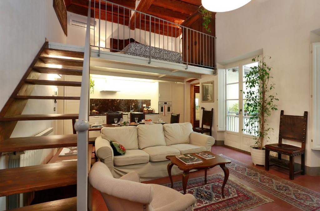 Oltrarno Apartment | Florence Pitti Loft