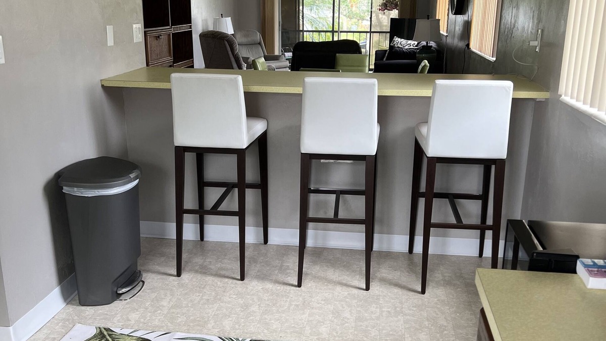 Villas Condo | Florida palm trees and warm sun! Central location- 8 miles to beaches