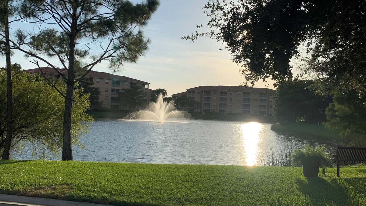 Cypress Lake Condo | Florida Vibes - A Fort Myers Gem- 2 Bedroom Condo.nn