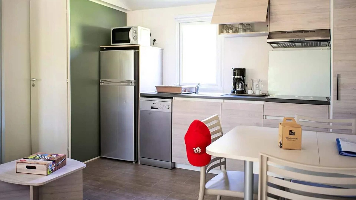 Lissac-sur-Couze House | Flower Camping du Lac du Causse * - Mobile home Comfort 35 m2 (3 bedrooms) + LV + TV + semi-covered terrace 6m2 8 people