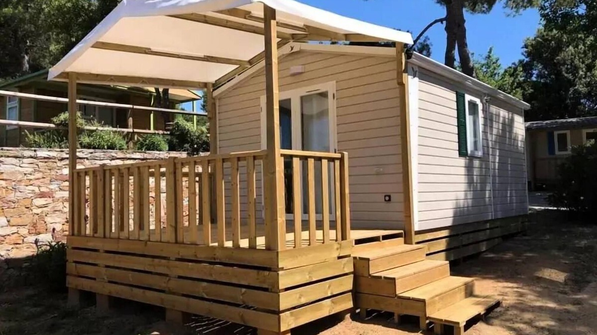 Vic-la-Gardiole House | Flower Camping Altea * - Premium Cottage 20m2 - (1 ch) + air conditioning + covered terrace + dishwasher + TV + linen 2 people