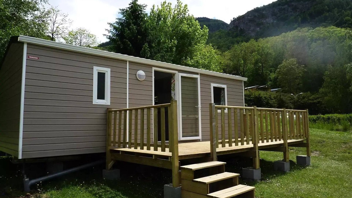 Vicdessos House | Flower Camping LA BEXANELLE * - Mobil home Comfort 30m2 - 3 bedrooms + semi-covered terrace 6 people