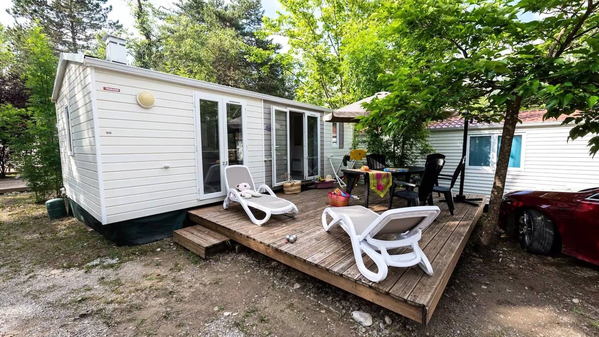 Die House | Flower Camping la Pinède * - Mobile home Standard Cocoon 28m2 - 2 bedrooms + Terrace with umbrella - 4 people