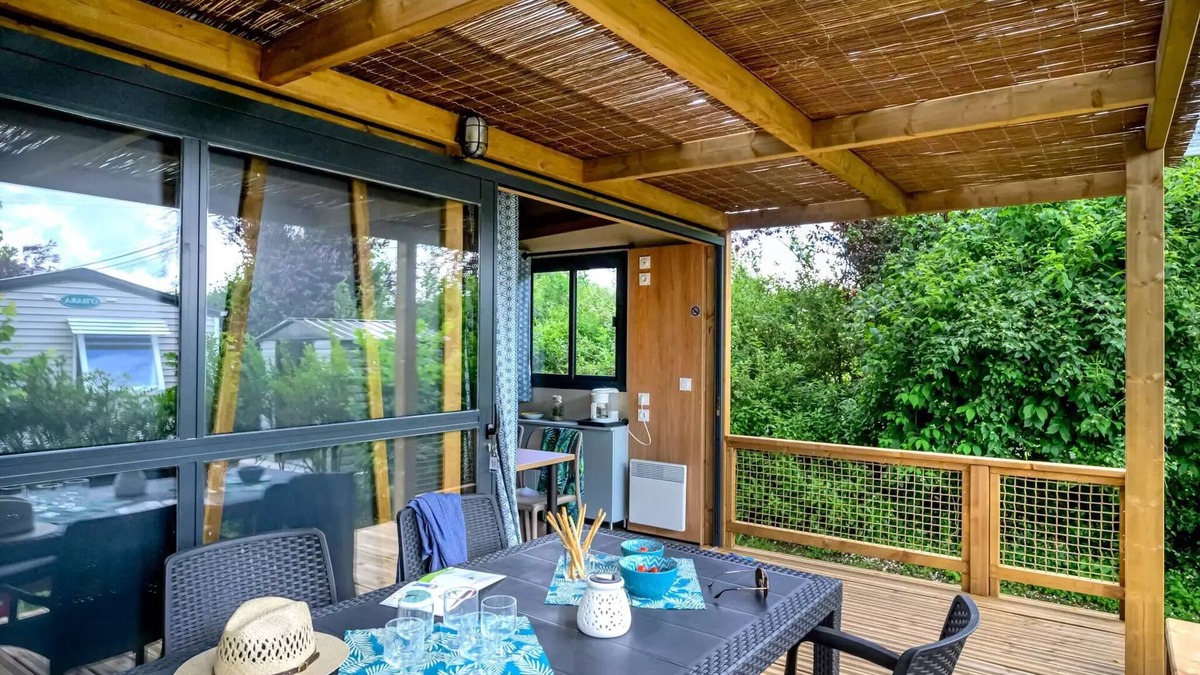 Hauterives Ski Chalet | Flower Camping Le Château * - Cottage Morea Comfort 25m2 2 bedrooms + covered terrace 5 people