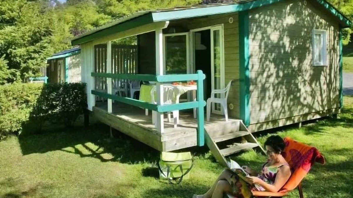 Campagne Ski Chalet | Flower Camping Le Val de la Marquise * - Chalet Lavande COMFORT 21m2 - 2 bedrooms + covered terrace 10m2 3 people