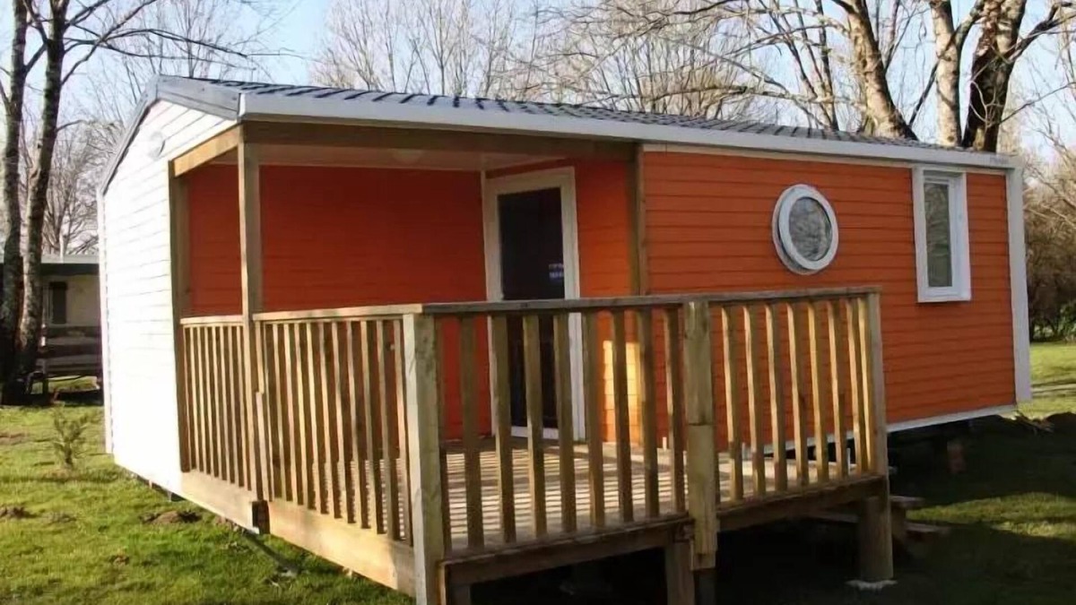 Montbarrey House | Flower Camping Les 3 Bear * - Mobil home Comfort 27.3m2 - TV additional (2 Bedrooms) including semi-covered terrace 4 people