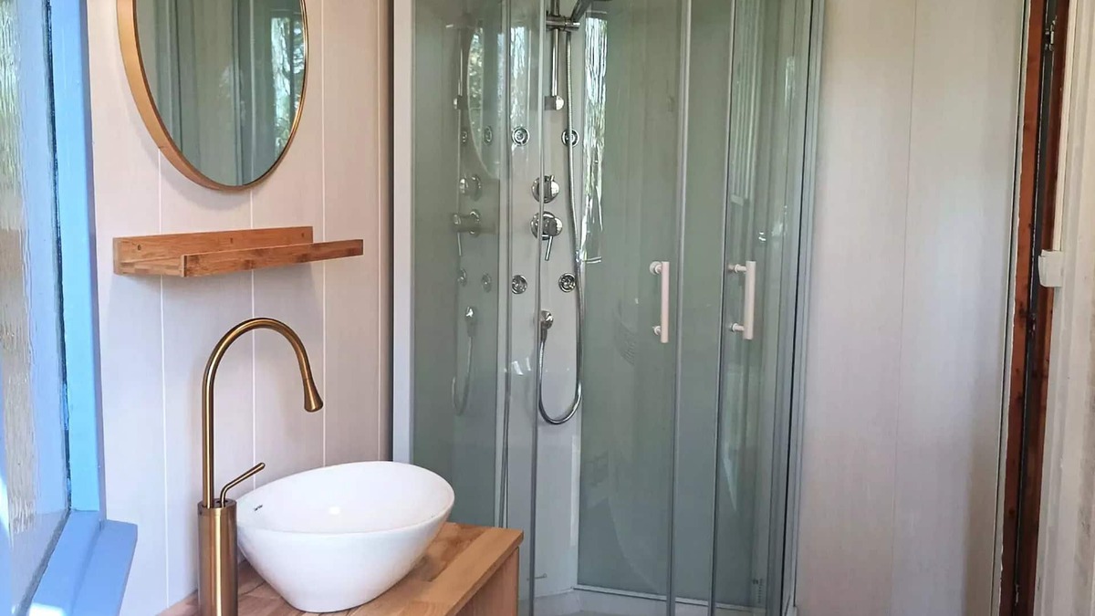 Luynes Ski Chalet | Flower Camping Les Granges * - Standard chalet 30.25 m2 (2 bedrooms) 5 persons