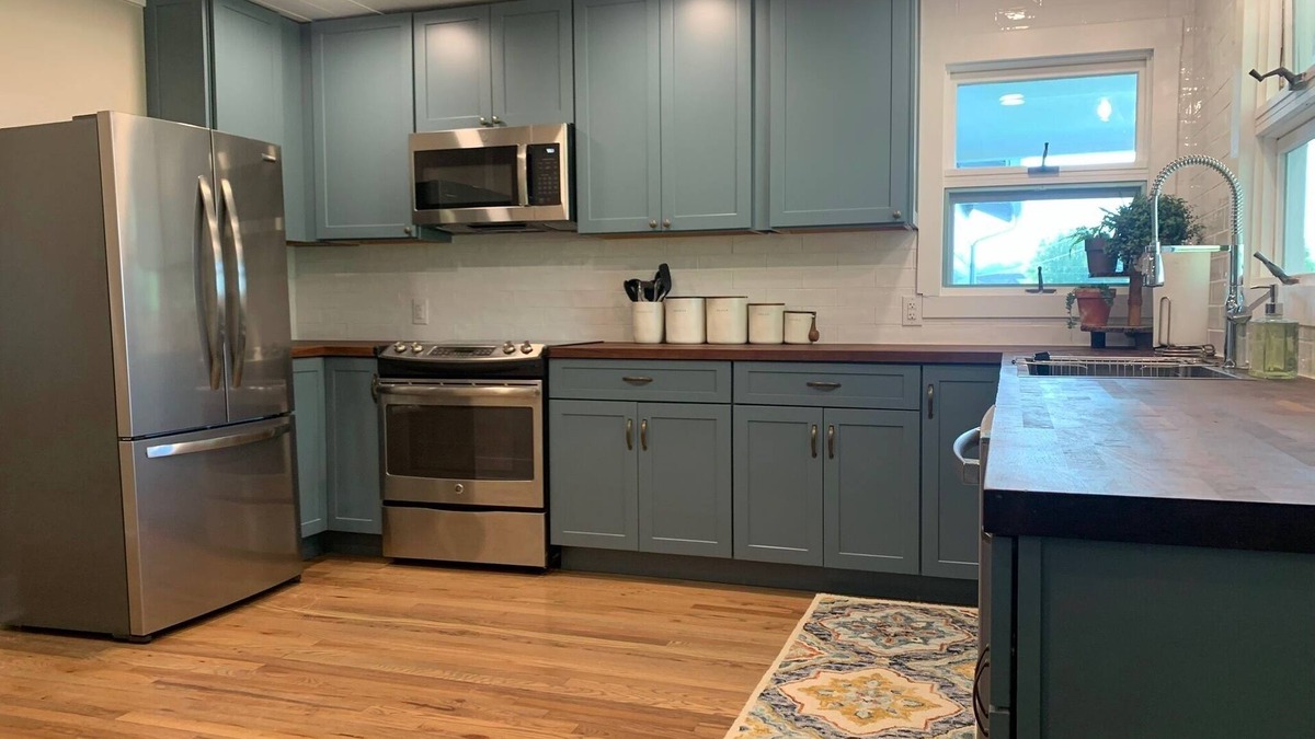 Scottsville Other | Flower Farm 3 BR/2 BA Mid Century Farmhouse near Mammoth Cave, Corvette Museum