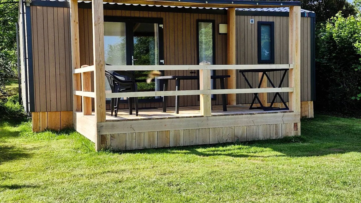 Pressignac House | Flower Lake Camping * - Mobil home Aquitaine Comfort 24m2 - 2 bedrooms + covered terrace + TV 4 people