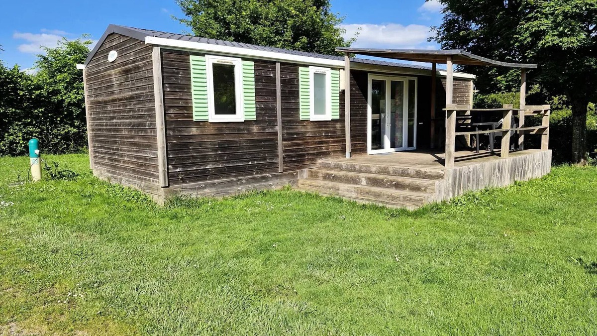 Pressignac House | Flower Lake Camping * - Mobil home Family Comfort 40m2 - 4 bedrooms + covered terrace + TV 8 persons