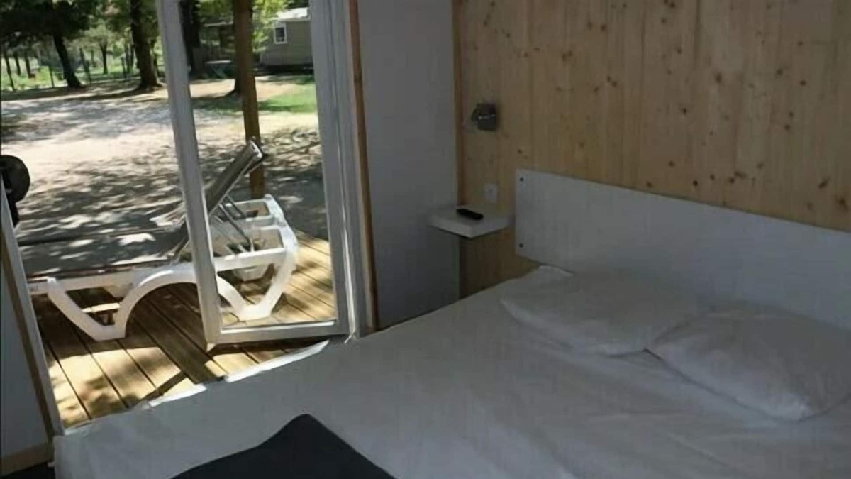 Saint-Romans House | Flower Le Lac du Marandan campsite *** - Room for 2 people