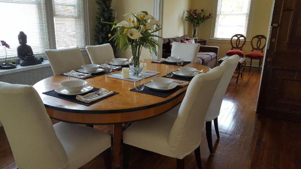 Queens Apartment | Flushing Meadows-Queensboro Hill Gem