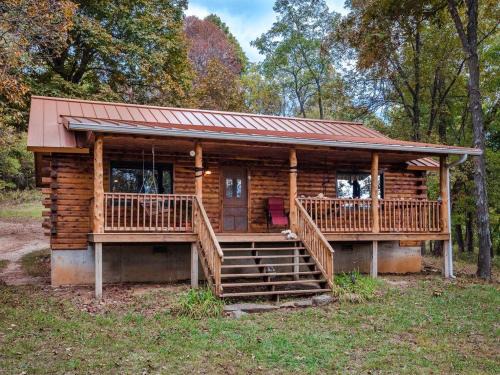 Compton House | Fly Away Cabin- Modern, Serene, And Convenient