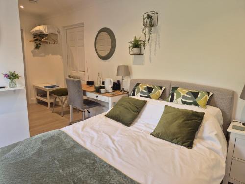 Duxford Apartment | Fly By