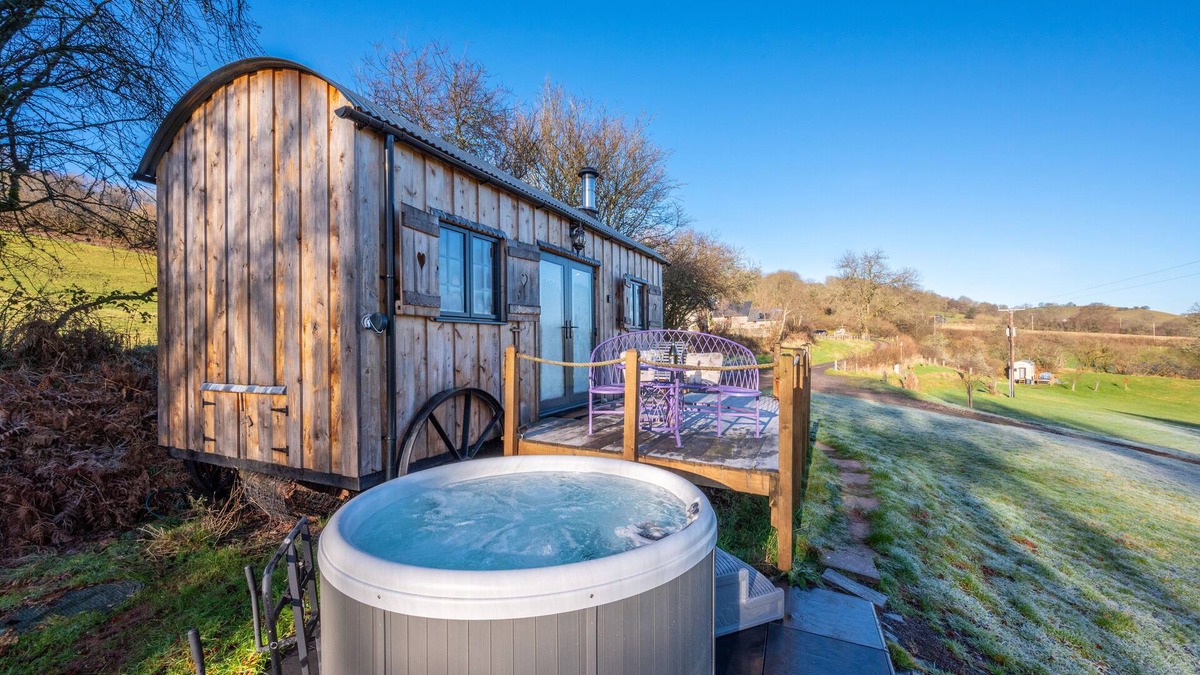 Trecastle House | Flying Scotsman - One Bedroom House, Sleeps 2