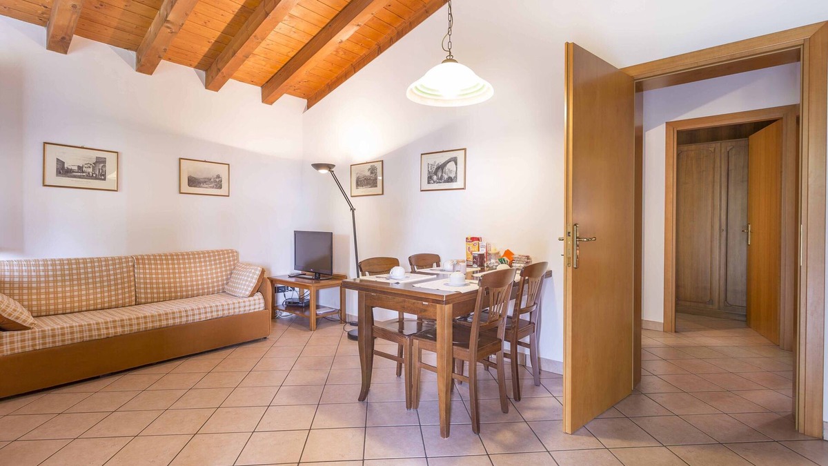 Marano Lagunare Apartment | Folaghe 4, apartment with terrace overlooking the grove