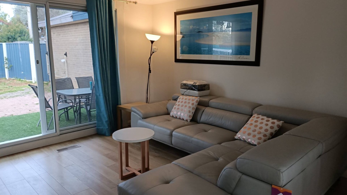 Scullin House | 💜 Follow the sun 💜 3br Perfect Canberra Gettaway