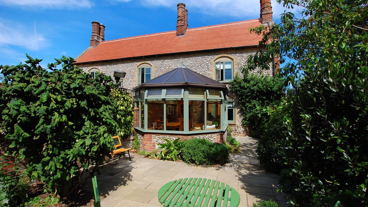 Bodham House | Folly Cottage - Two Bedroom House, Sleeps 4