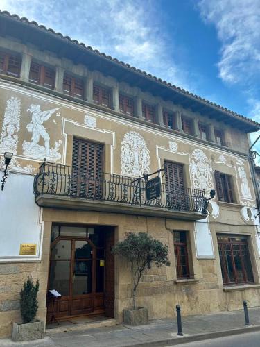 Sant Julia de Vilatorta House | Fonda Ca la Manyana