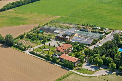 Sulbiate House | Fondo Brugarolo B&B