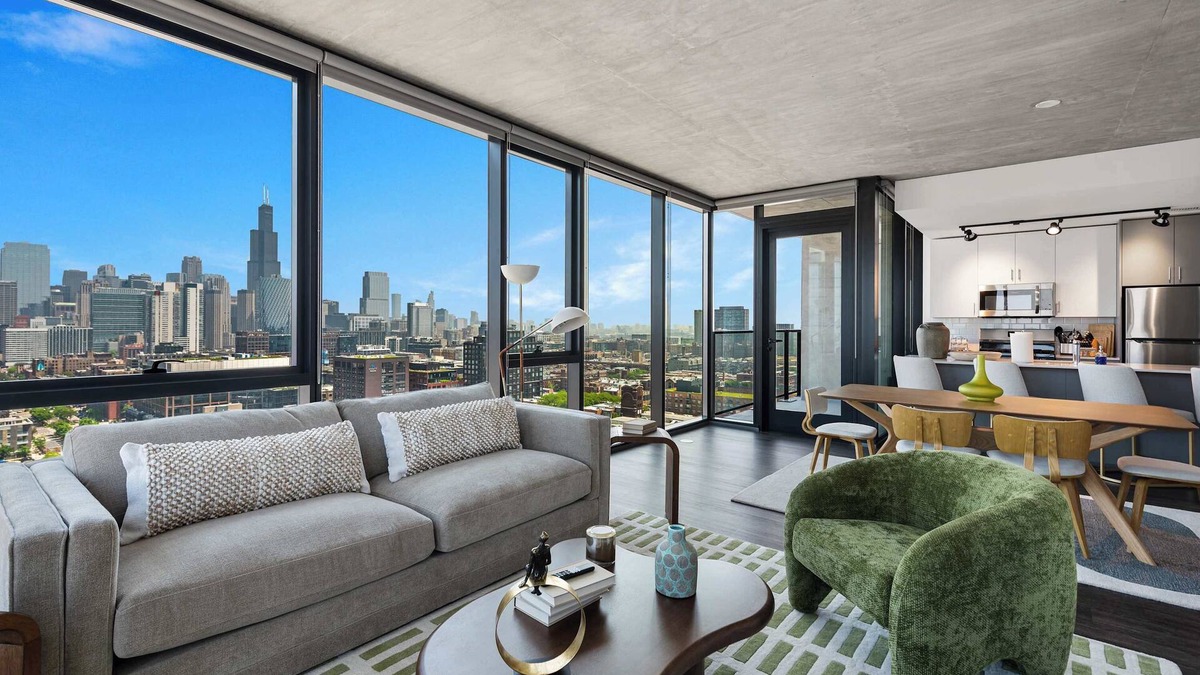 West Loop Apartment | Foodies!Best Dining & Nightlife Steps Away|TheBoho