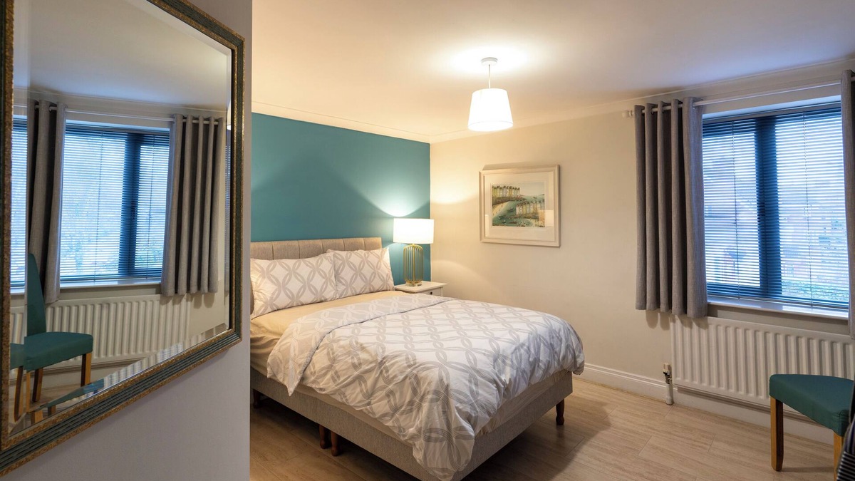 Carrickfergus Cottage | Fool's Haven Thatched Cottage