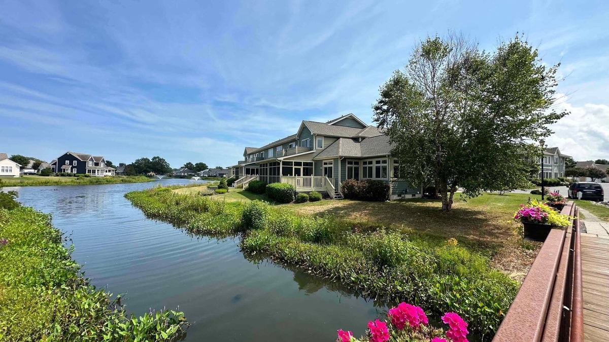Lewes House | Footbridge Hideaway - Charming 3 bedroom home in Lewes, waterfront, pets OK!