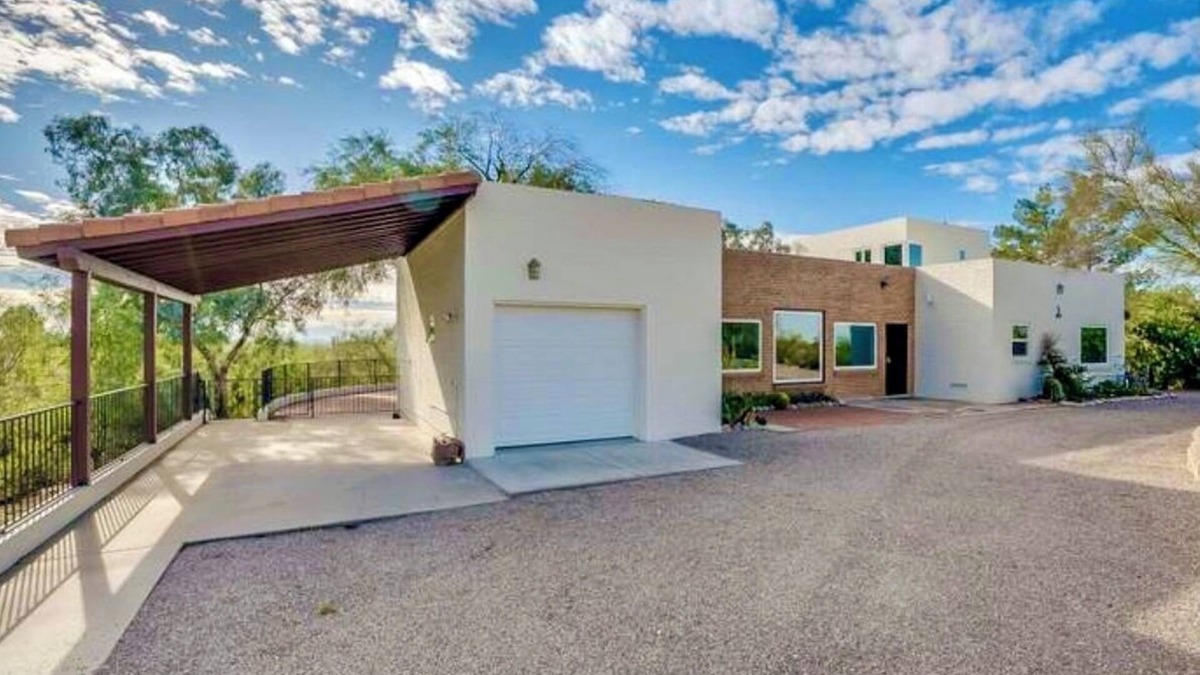 Oracle Foothills Estates House | Foothills Luxury Private Estate with a view