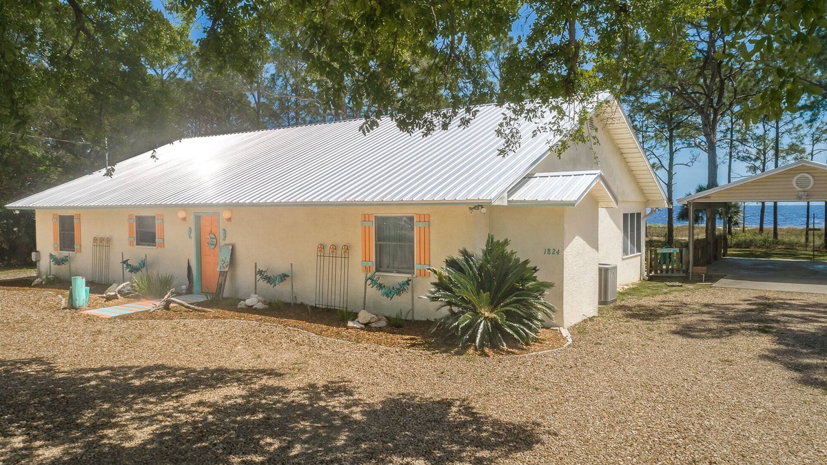 Carrabelle House | Footprints Beautiful Beach House