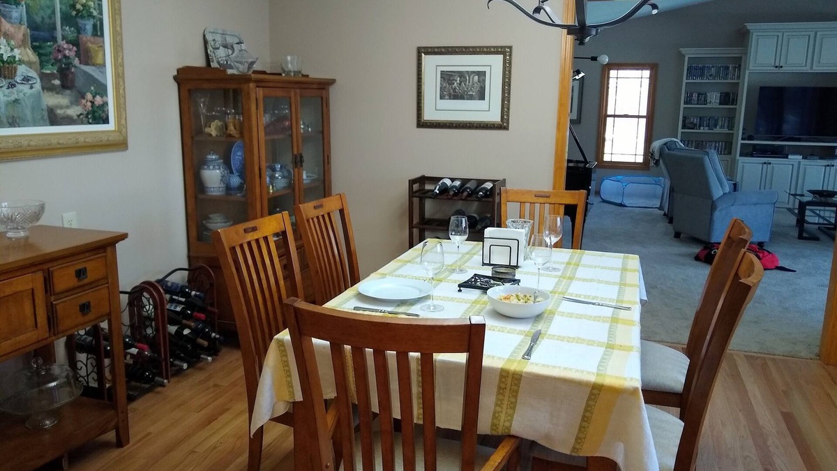 Bloomington House | For Bloomington Solar Eclipse: Fabulous 4-bedroom house w/WiFi on 1 acre