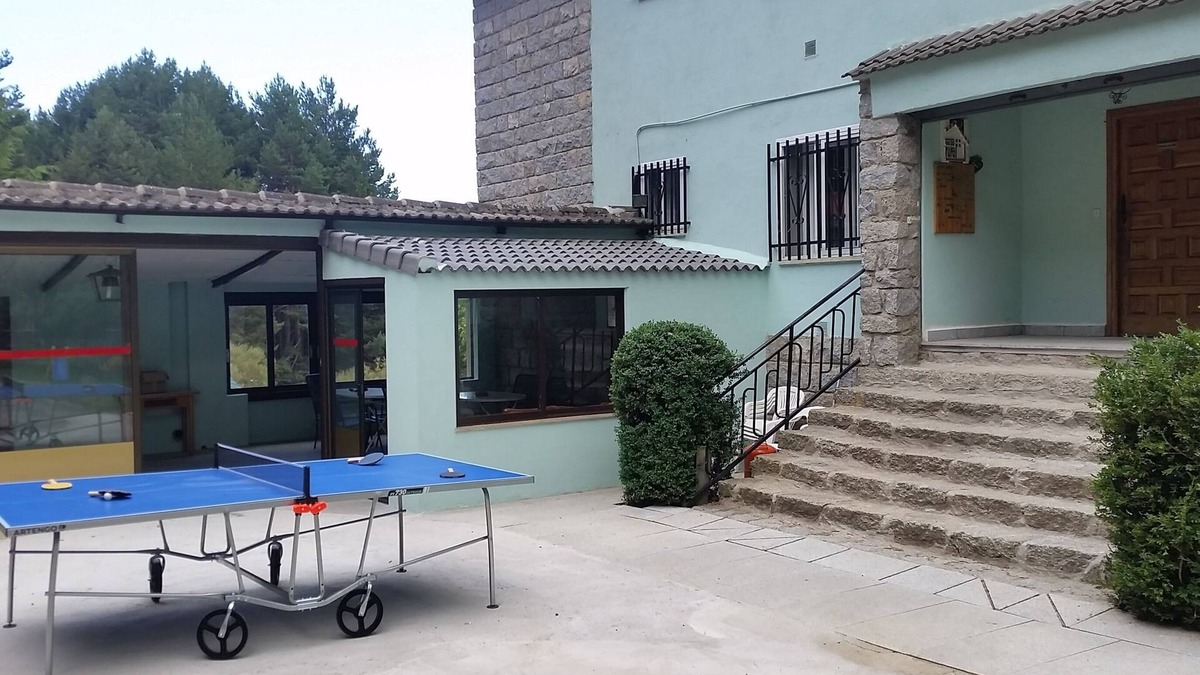 Navarredonda de Gredos Apartment | For GROUPS of friends or FAMILIES