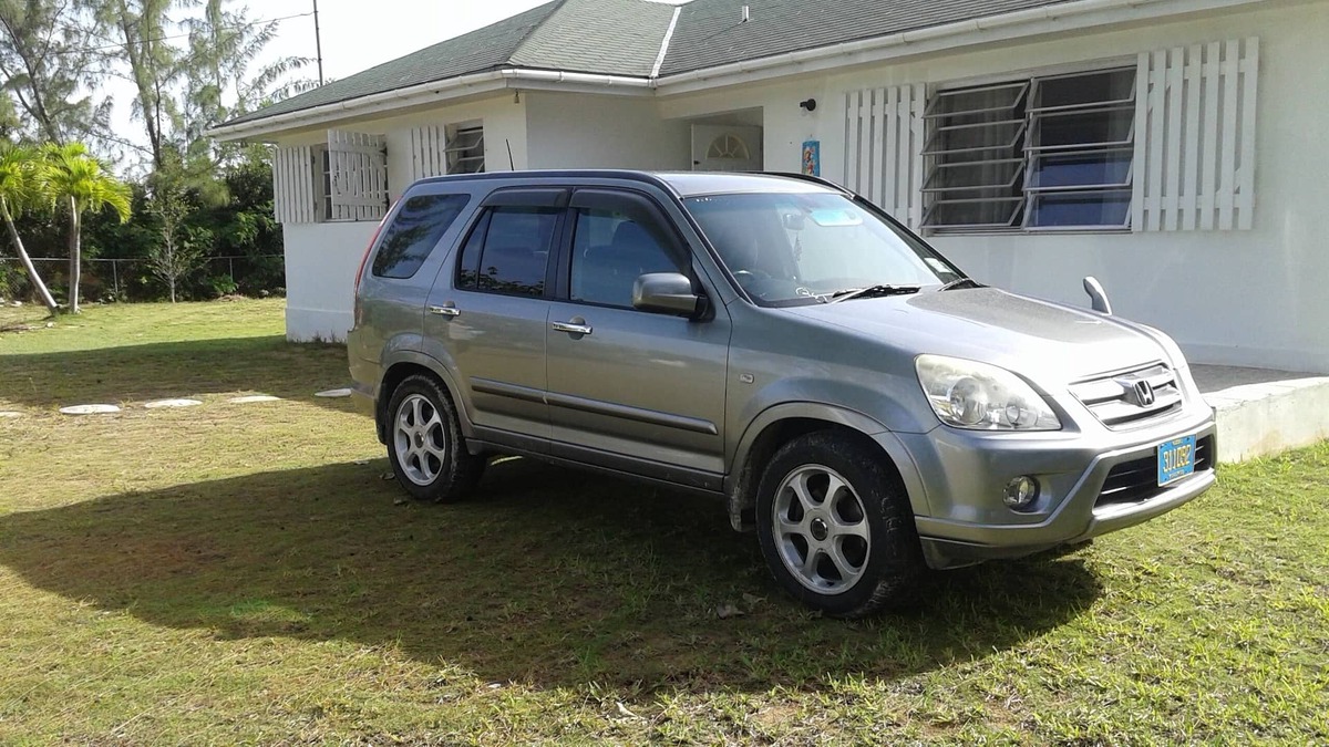 Winding Bay House | FOR RENT BY LOCAL LADY 2 BEDROOMS TWO BATH CLEAN AIR CONDITIONED BAHAMIAN HOME