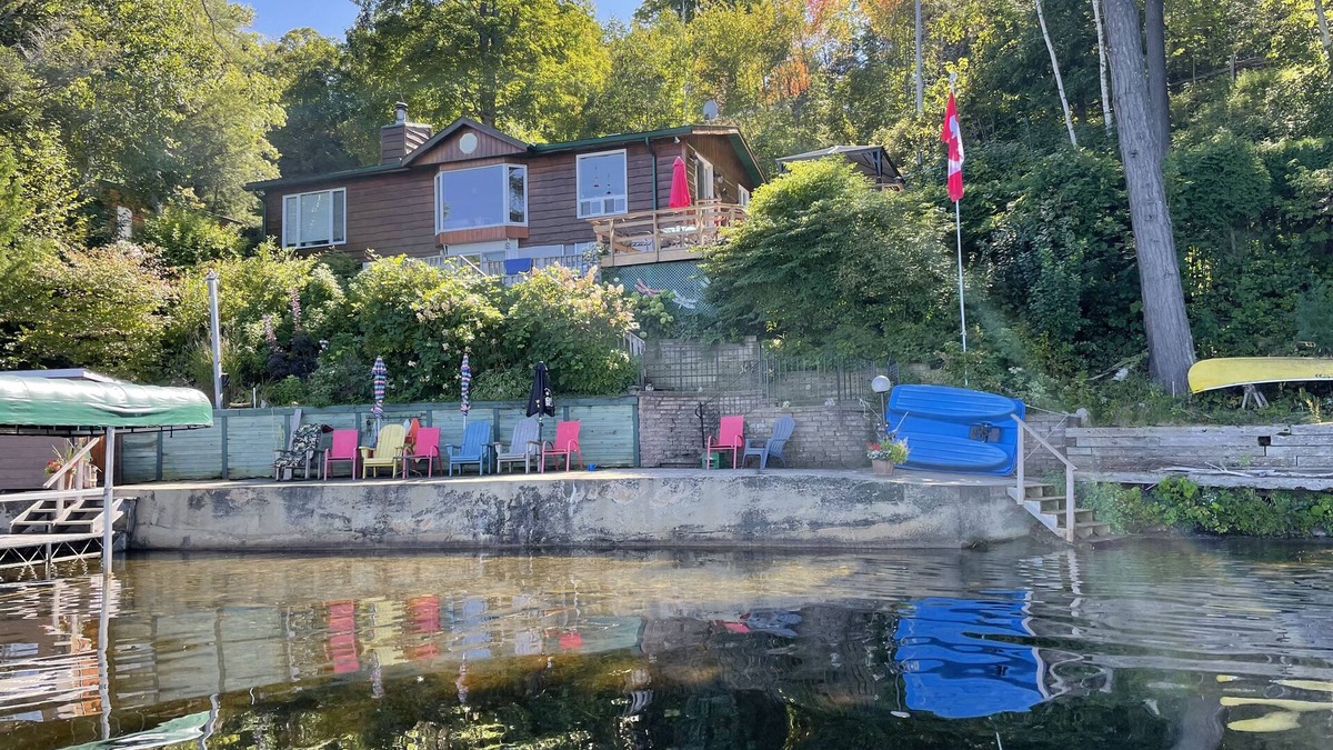 Greater Madawaska House | For Rent-Waterfront Home in Nettleton Bay on beautiful Calabogie Laken