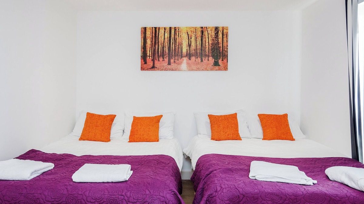 Island Gardens Apartment | *For The Larger Groups 2Bedroom 2Bathrooms Spacious Apartments *
