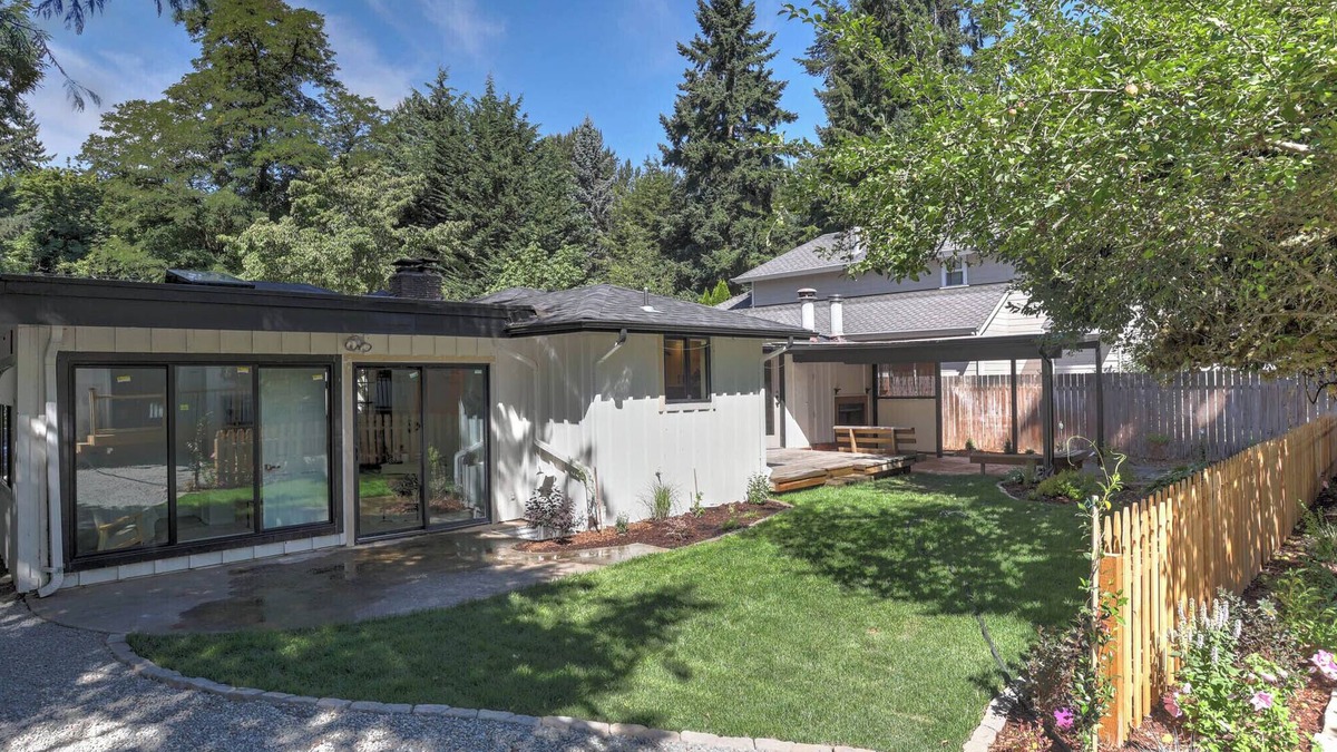 Inglewood-Finn Hill Cottage | Forbes Farm Cottages Unit B