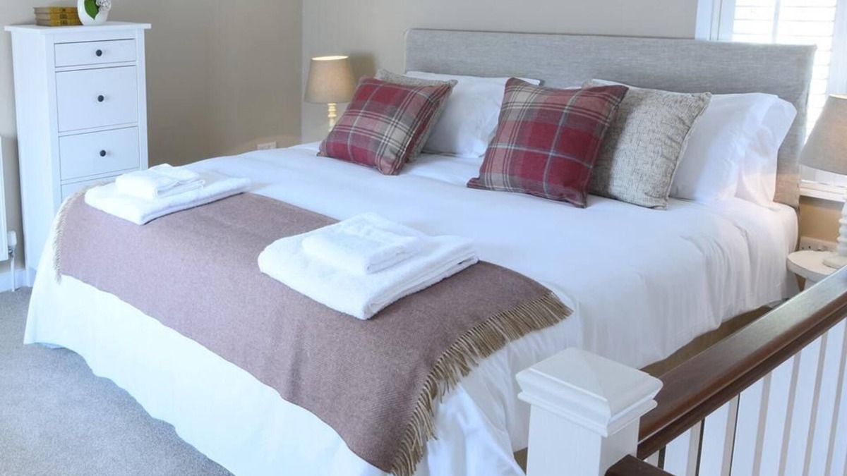 Charlton Apartment | Fordwater at Woodstock Suites