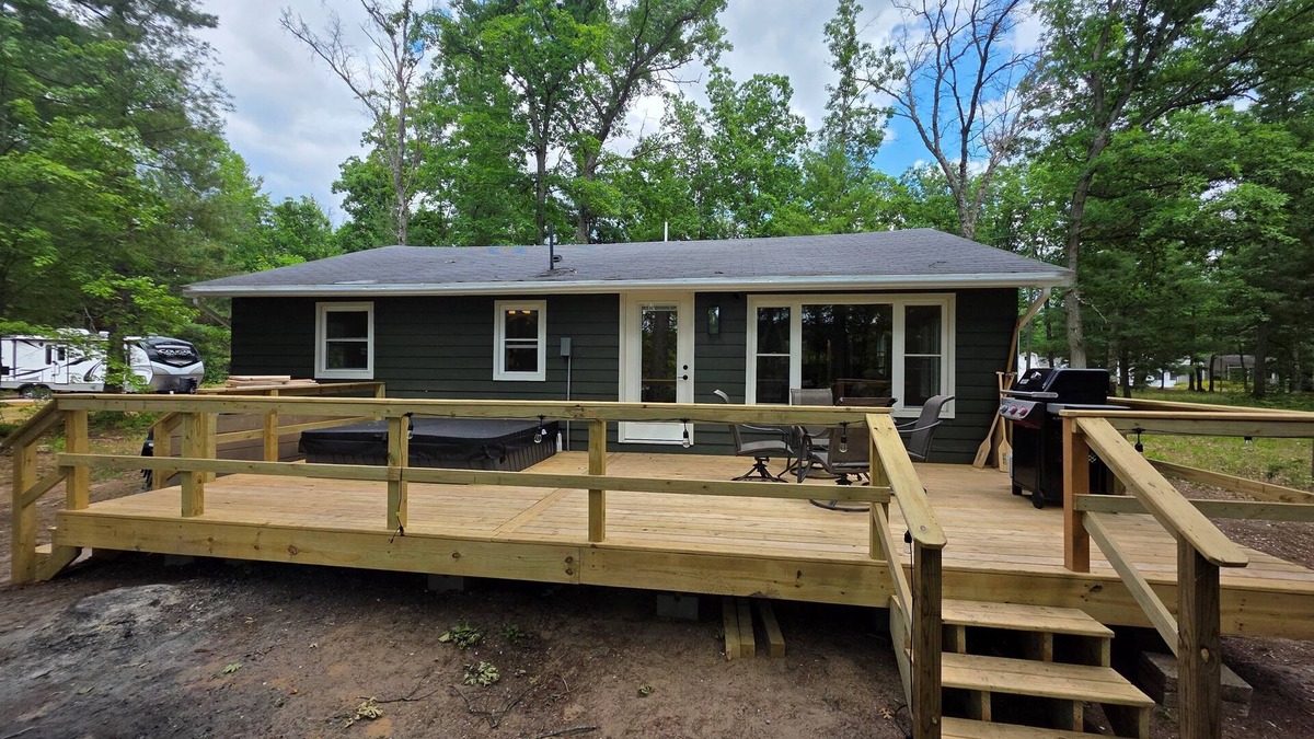 Baldwin Cabin | Foreman Lakefront Cabin Hot Tub Wi-Fi Dog Friendly
