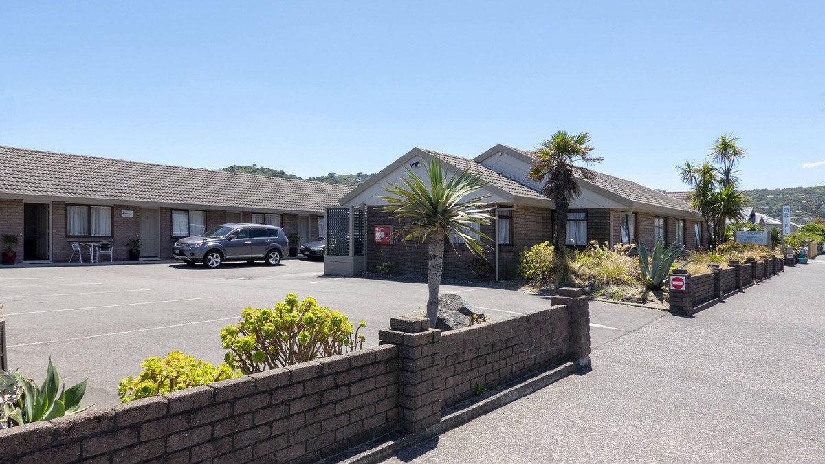 Petone Hotel | Foreshore Motor Lodge