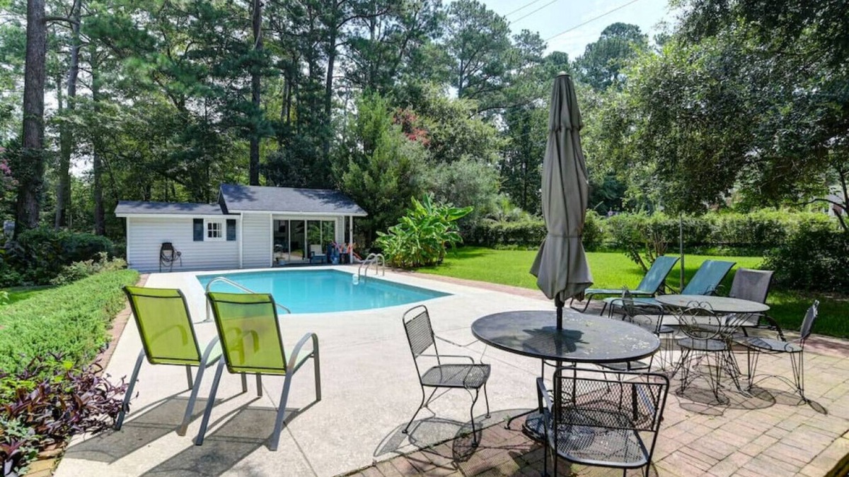 Forest Acres House | Forest Acres 5BR Home w/Private Pool & Pool House